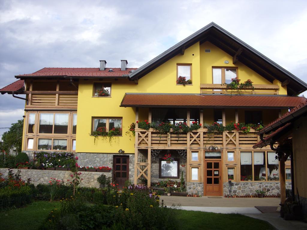 Tourist Farm Ob Izviru Krupe Villa Semic Bagian luar foto